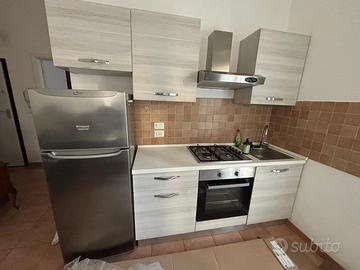 Cucina 180 cm + frigorifero