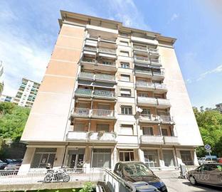 Appartamento di 118 m² con 5 locali e posto auto a