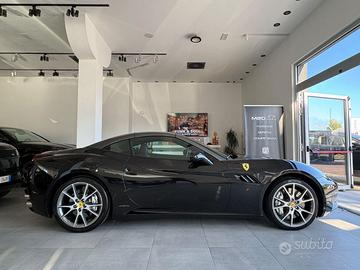 FERRARI - California -
