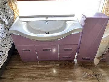Mobile bagno con lavandino