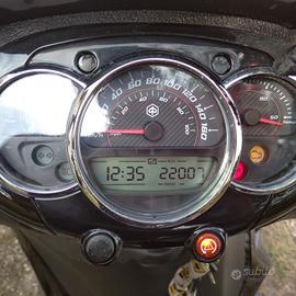 scooter Beverly 300 polis