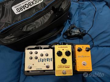 Pedaliera effetti per chitarra acustica
