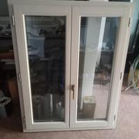 finestra in legno