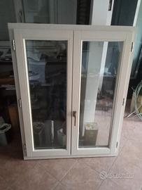finestra in legno