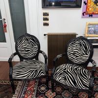 2 poltrone e 2 sedie vintage nere con velluto preg