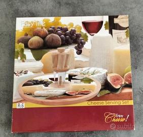 Tagliere per formaggi con coltelli