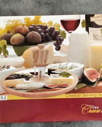 Tagliere per formaggi con coltelli