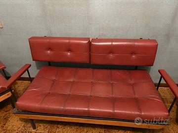 Divano letto e 2 poltrone
