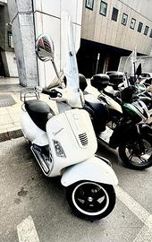 VESPA GTS 300 Super