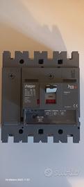 interruttore automatico scatolato  HAGER 4 poli