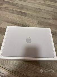 Macbook neo 13 silver 512gb memoria