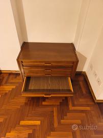 Cassettiera in legno