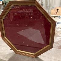 Porta medaglie esagonale