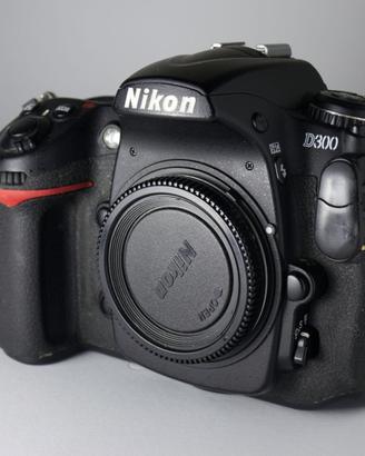 Nikon D300 - Solo corpo macchina - Ottime condiz.