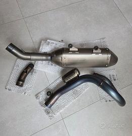 Akrapovic evolution line titanio