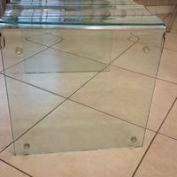 Tavolino in vetro curvato design moderno