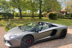 LAMBORGHINI  AVENTADOR ROADSTER