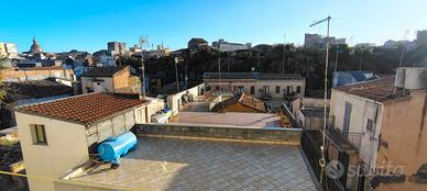 Casa singola con 2 terrazze pressi via Plebiscito
