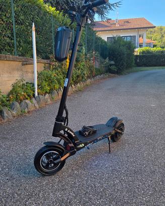 Monopattino elettrico lavoro Mantis 10