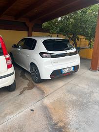 Peugeot 208 automatica