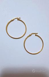 Orecchini cerchio classici in oro giallo 18kt 750