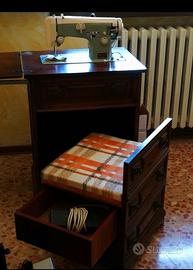 Macchina da cucire Necchi anni 80
