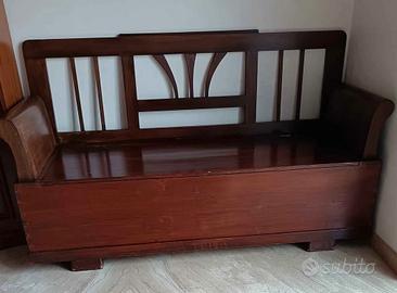 Vetrina e cassapanca 