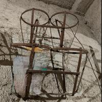 Portaquartare in Ferro con Catene - Pezzi Rari 