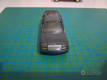 modellino 1/43 solido mercedes 190 E 2.3