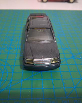 modellino 1/43 solido mercedes 190 E 2.3