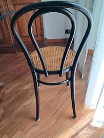 Set di 6 sedie Thonet di legno curvato.