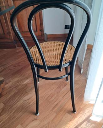Set di 6 sedie Thonet di legno curvato.