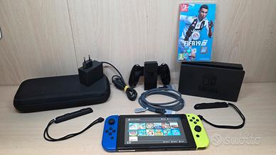 Nintendo Switch Console più Console Accessori
