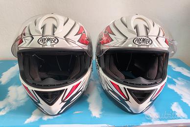 si vende copia caschi 