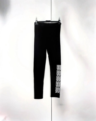 Leggings neri Vans, perfetti per un look casual e
