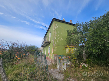 Villa singola c.da Vignale con terreno e ulivi