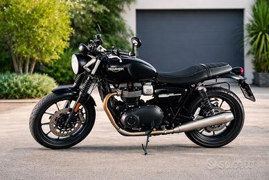 Triumph 900 street twin