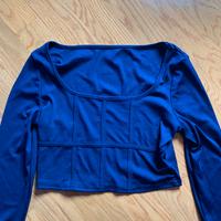 Top a maniche lunghe blu
