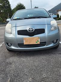 Privato vende Toyota Yaris