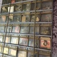 scaffali  con cassetti