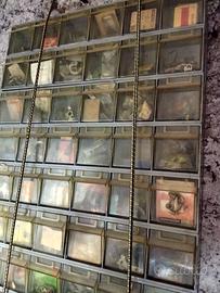 scaffali  con cassetti