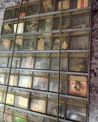 scaffali  con cassetti