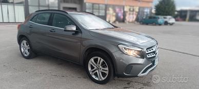 Mercedes GLA220 
