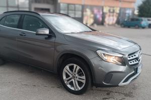 Mercedes GLA220 