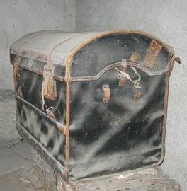 Baule antico da carrozza
