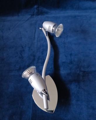 Plafoniera con faretti. 