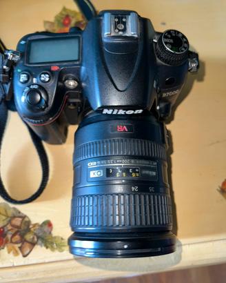 Nikon D7000 e Nikon 18 - 200 mm