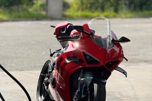 Ducati panigale v4 (leggere annuncio)
