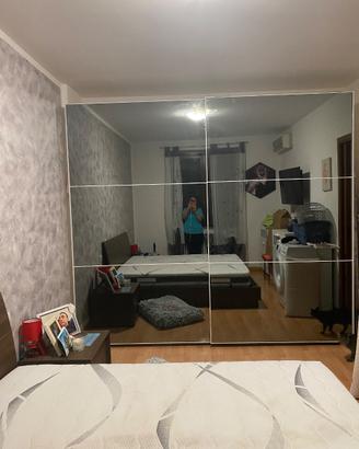 Armadio a specchio  con letto contenitore