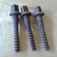 Bulloni per travi della vecchia ferrovia di Gaeta